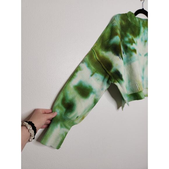Green Tie-Dye Women's Sweater - Picture 3 of 7